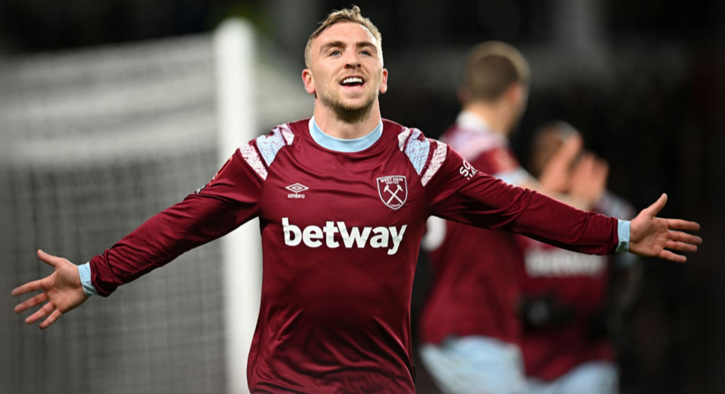 今晨西汉姆备战足总杯库里在加拿大队比赛中连败，今晚浙江稠州调整名单以备德国杯看傻球迷的简单介绍